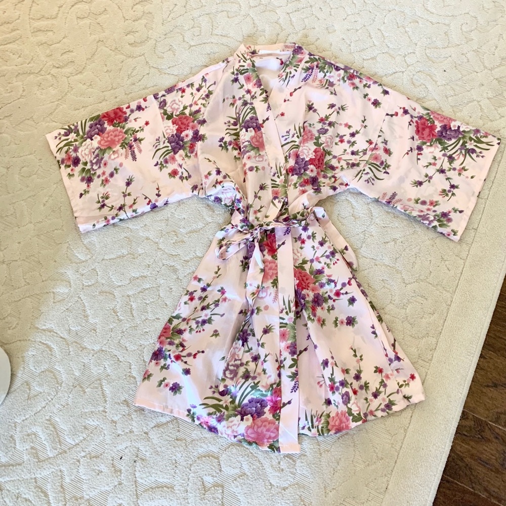 NWOT light pink floral shirt robe